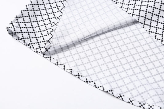 A Classic And Fashionable Diamond-shaped Small Checkered Shirt For Men